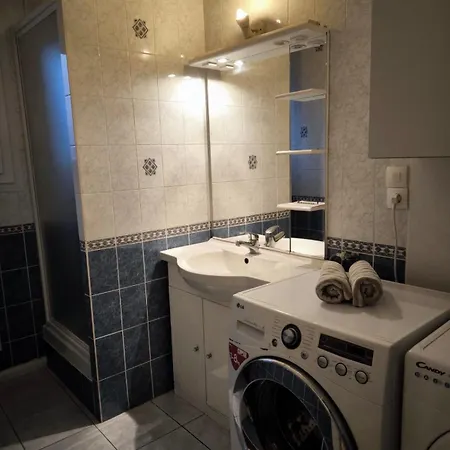 Apartment Bel Lumineux, 70m2, 3 Chambres, Proche Zenith Et Hippodrome De *