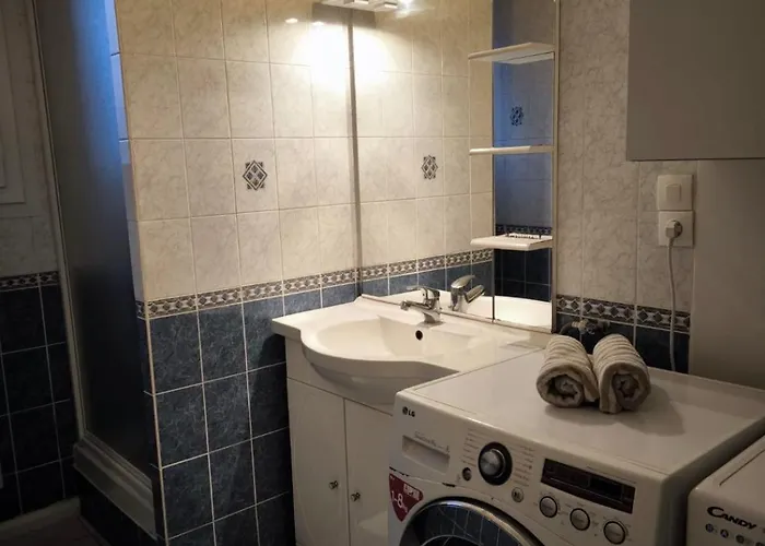 Apartment Bel Lumineux, 70m2, 3 Chambres, Proche Zenith Et Hippodrome De *